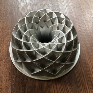 Nordic Ware Jubilee Bundt pan